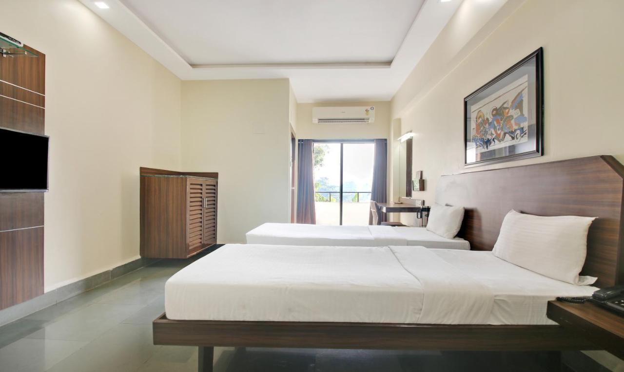 Hotel Hospice Surat Eksteriør billede